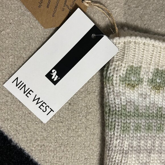 NWT Nine West Fair Isle Knit Infinity Scarf Women's - Picture 4 of 6